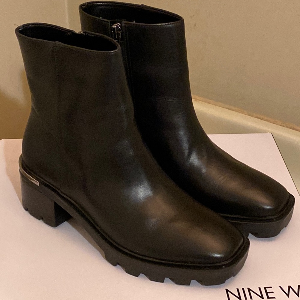 NINE WEST LEATHER LUG SOLE BLACK BOOTS SIZE 6 1/2